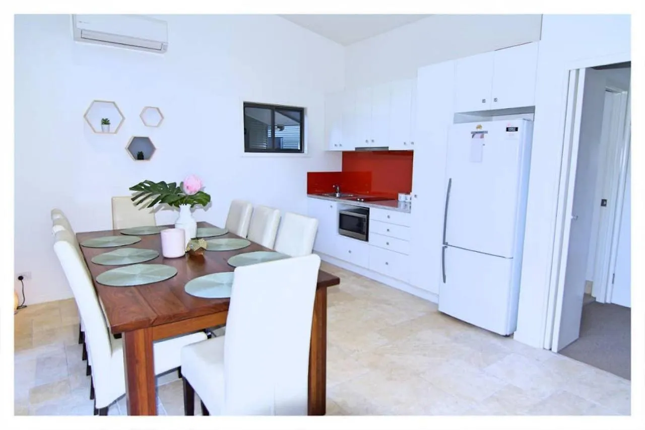 De Zen - Aussie World Holiday Group Venue Villa Palmview