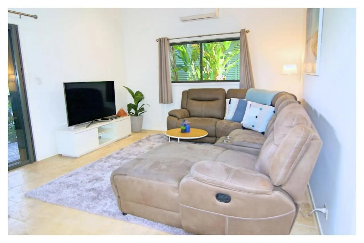 De Zen - Aussie World Holiday Group Venue Villa Palmview Australia